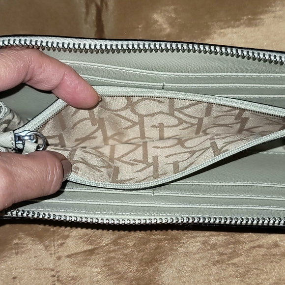 Calvin Klein White and Brown Monogram Wallet - Picture 7 of 7